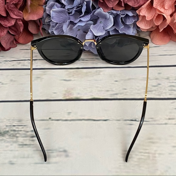 Vintage Black Gradient Sunglasses with Gold Bee - Picture 10 of 16